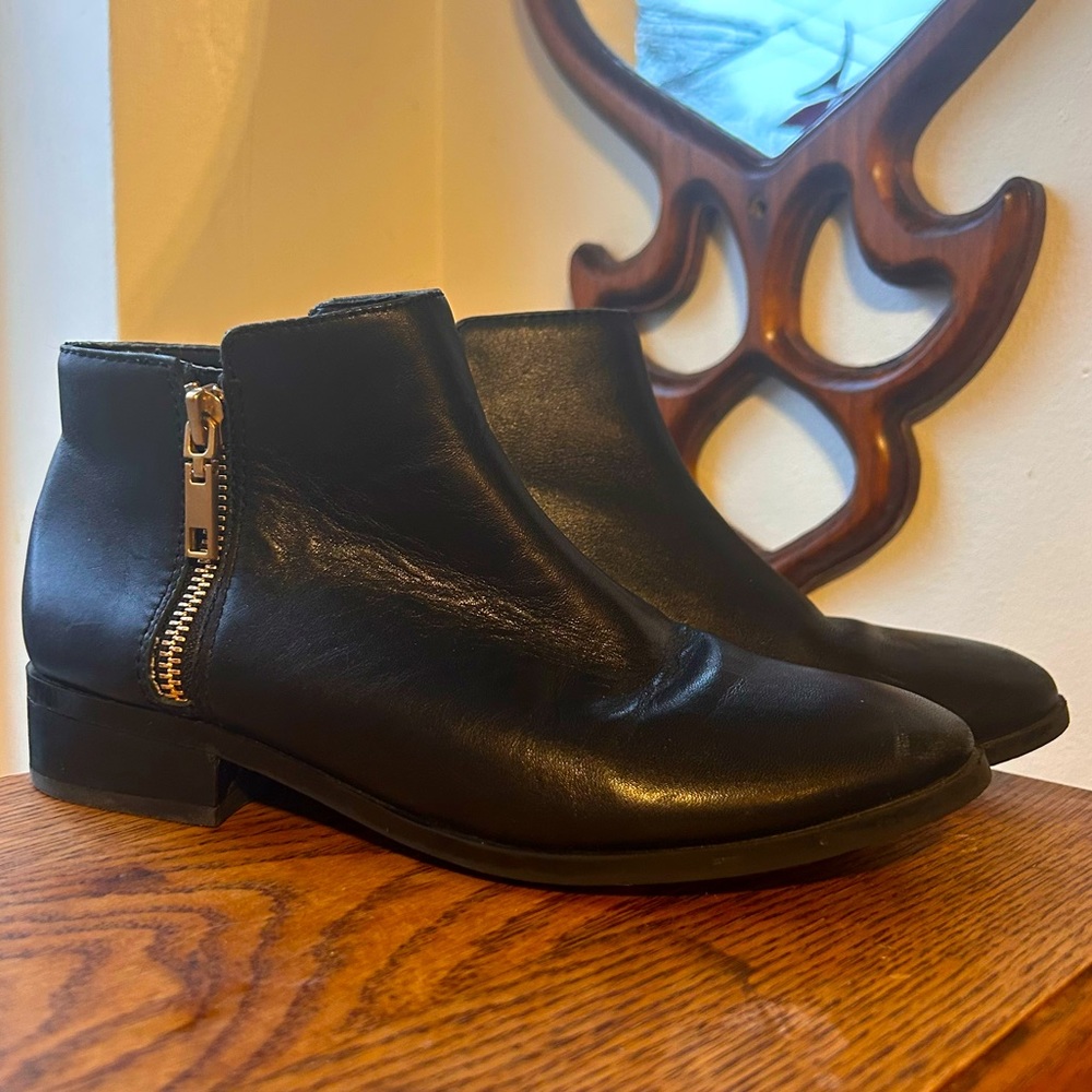 ✨🖤 ALDO Black Ankle Boots size w5